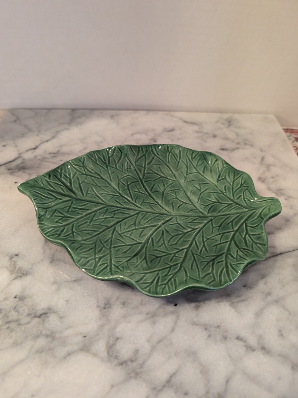 Vintage Green Leaf Ceramic Dish Catchall Tray Detailed Veining Decor